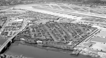 Luftaufnahme der Fake-Stadt auf dem Boeing Werk 2: Die Stadt wurde zur Tarnung gebaut.