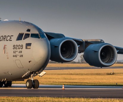 US Air Force C-17 Globmaster: Der Flughafen Ben Gurion in Tel Aviv hat wegen der US Air Force kein Platz mehr.