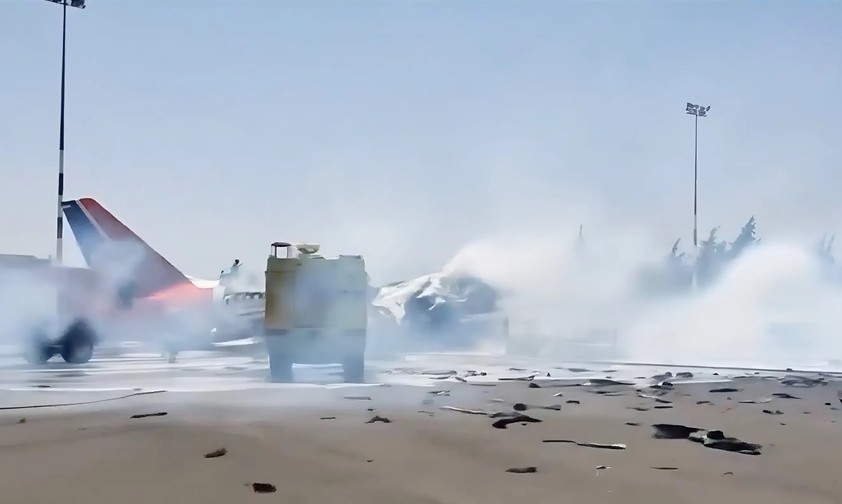 Der letzte Airbus A320 der Nord-Fraktion von Yemenia: Nur noch Schutt und Asche.