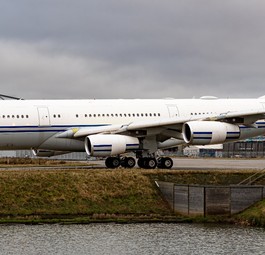 Der Airbus A340-200 mit dem Kennzeichen HZ-124 von Saudi Royal Flight am 18. Januar 2022 in Hamburg: Flog nach Dublin.