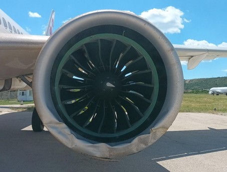 Airbus A220-300 von Croatia Airlines: Das Flugzeug mit der Kennung 9A-CAN ist nach der Runway Excursion beschädigt. 