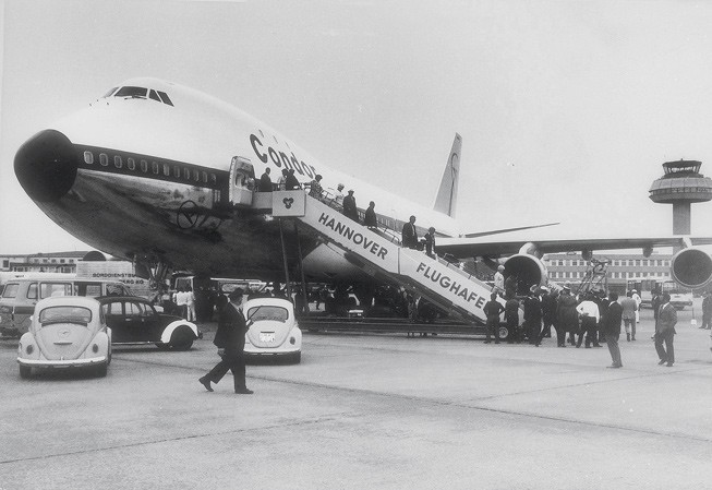 Das damals größte Passagierflugzeug der Welt: Die Boeing 747 von Condor landete stets samstags in Hannover.