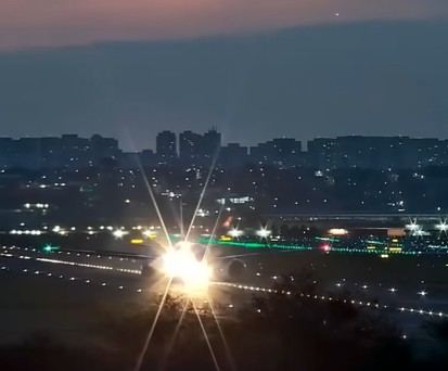 Boeing 777 von Latam: Kurz danach wurde der Start abgebrochen.