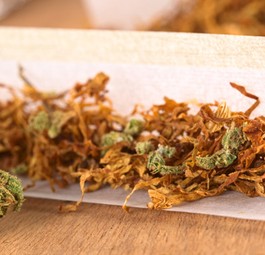 Marihuana, hier mit Tabak: Muss am Flughafen Las Vegas draußen bleiben.