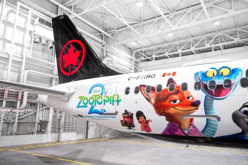Der Airbus A220 mit der Sonderlackierung: Air Canada bewirbt Zootopia 2.