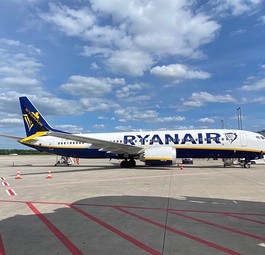 Boeing 737 von Ryanair in Köln/Bonn: Diverse Basen – auch diese – verlieren Flugzeuge.