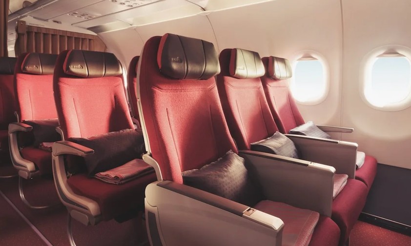 Premium Economy im Airbus A320 Neo von Air India: mit Vorhang.