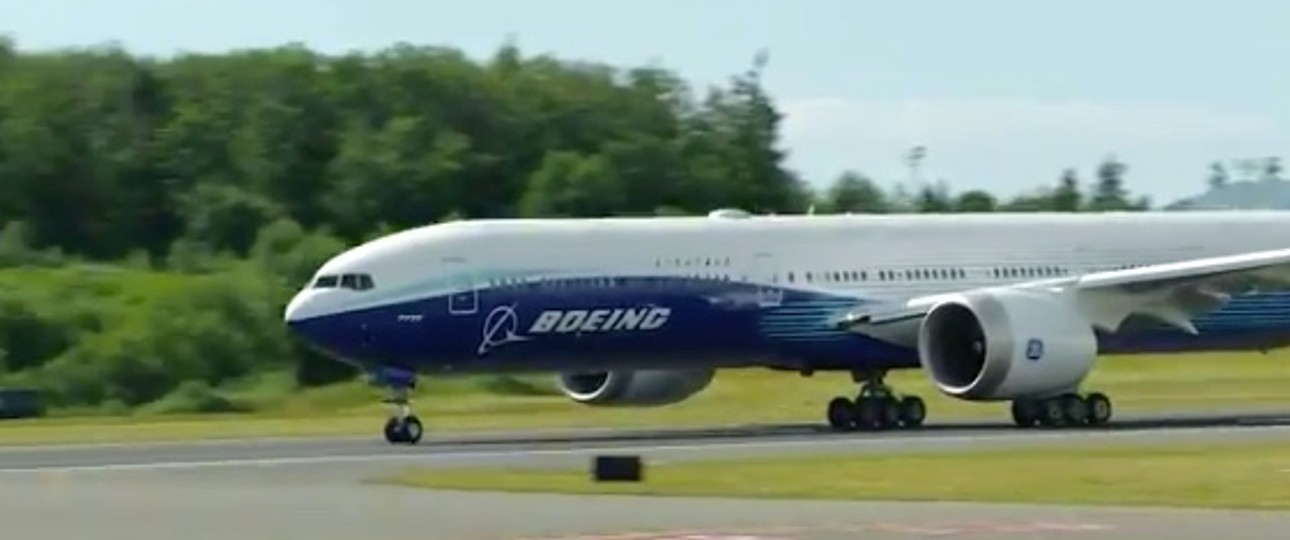 Boeing 777X mit dem Kennzeichen N779XW: Erste Rolltests der 777X.