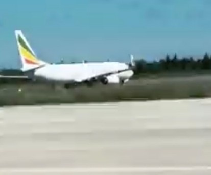 Jet von Ethiopian landet an noch nicht eröffnetem Flughafen