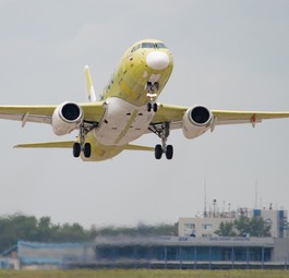 Superjet beim Testflug: Das Programm ist gestartet.