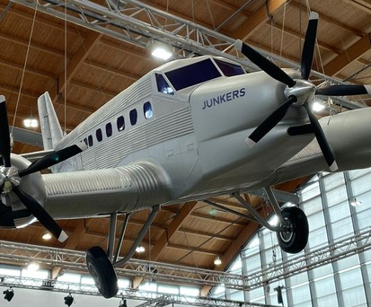 Bei der Messe Aero Friedrichshafen ist schon ein Modell der Junkers Ju-52 NG zu sehen.