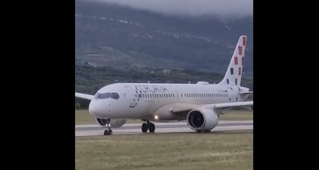 Der Airbus A220 von Croatia Airlines: In Split von der Piste abgekommen.
