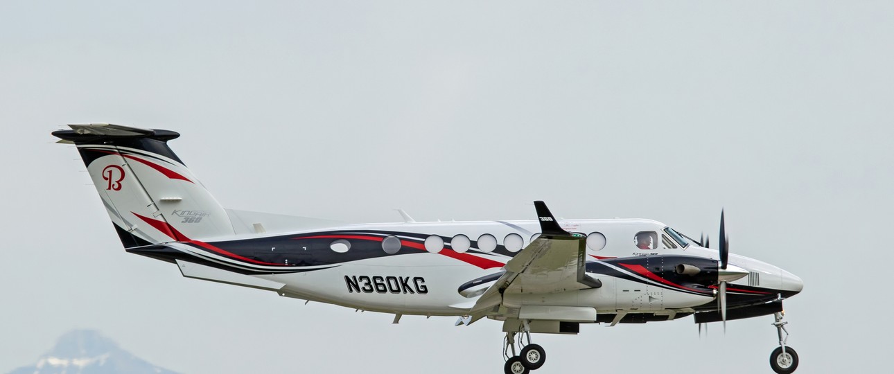 ... und eine Beechcraft Kingair 360.