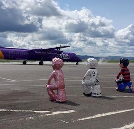 Ganz schön bunt: So zeigen sich die Flugzeuge von Flybe heute.