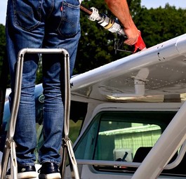 Betankung einer Cessna: Avgas 100 LL wird wohl auch nach 2025 noch in Europa verfügbar sein.