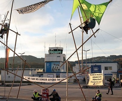 Protest am Airport St.-Gallen-Altenrhein: Anreisen Richtung Davos.
