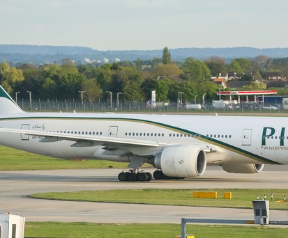 Pakistan International Airlines, kurz PIA, war 2006 Erstkundin des neuen Ultralangstreckenflugzeuges.