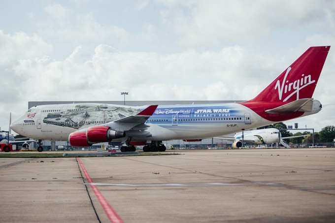 Star-Wars-Flieger von Virgin: Er feiert Han Solos Millennium Falcon.