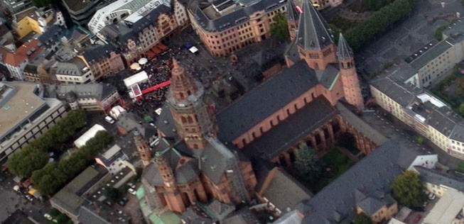 Mainzer Dom von oben - aus einer Diamond DA20.
