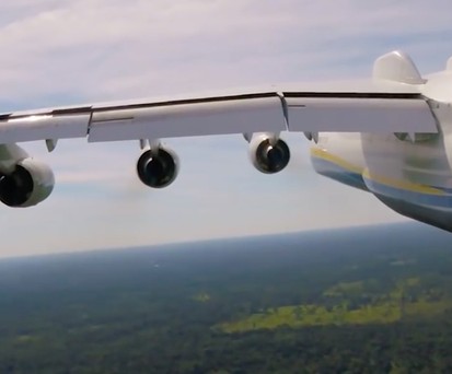 An-225-Flug aus besonderer Perspektive