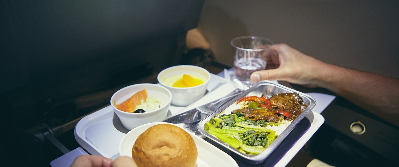 Bordverpflegung in der Economy Class: Japan Airlines bietet die Option, das Bordessen abzubestellen.