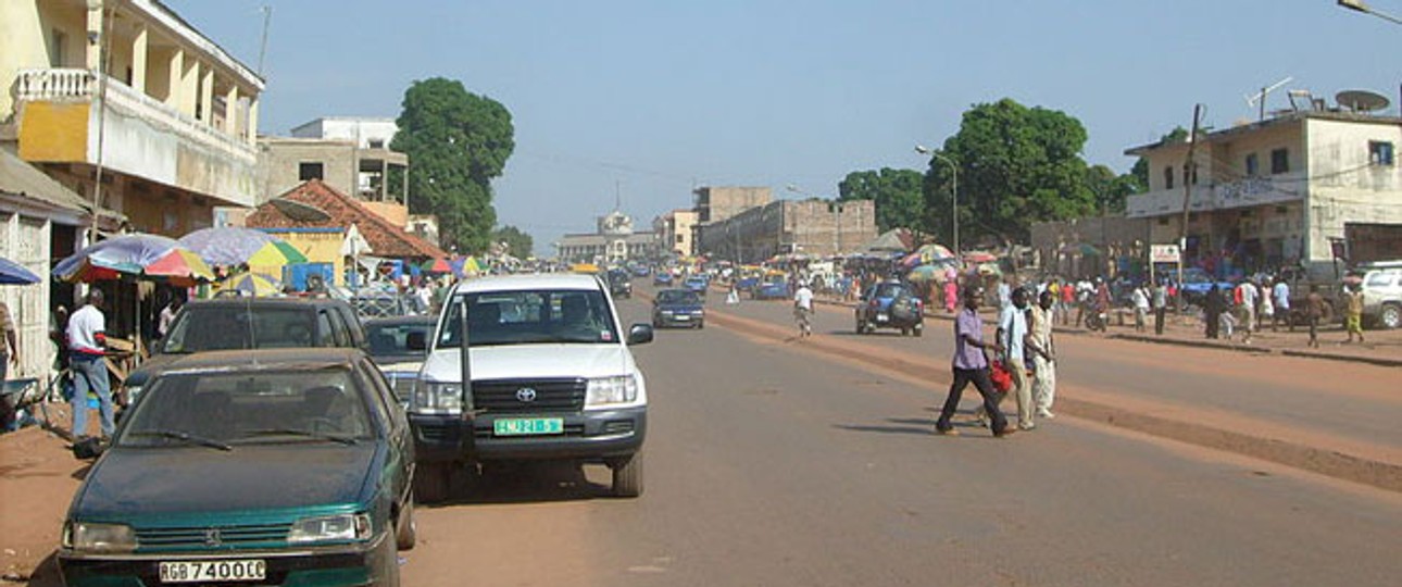 Straßenszene in Guniea-Bissau: Das westafrikanische Land plant Verbindungen in die Nachbarländer.