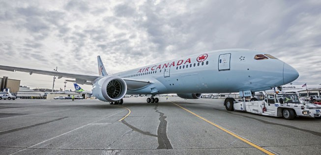 Bei Air Canada gibt es ein Hotelzimmer bereits ab sechs Stunden Wartezeit – teilweise aber mit Selbstbeteiligung. Die Regelung gilt für alle Stopover in Toronto, Montreal und Vancouver.