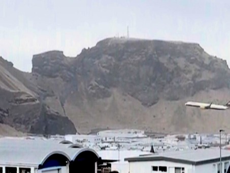 Die Boeing 757 von Icelandair: Heikler Tiefflug.