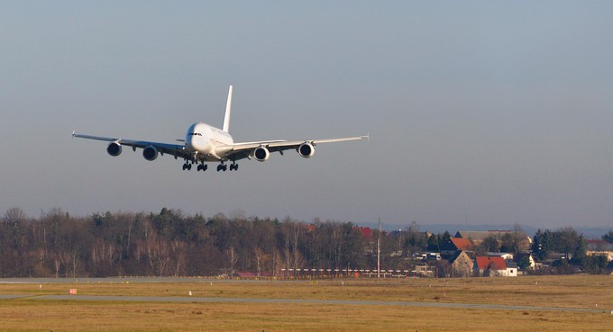 F-HPJB bei der Landung in Dresden.