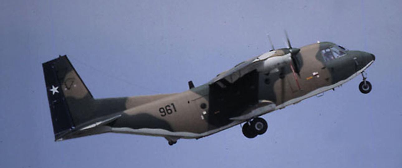 Casa 212 der chilenischen Luftwaffe: Mit 21 Zivilisten an Bord ins Meer gestürzt.