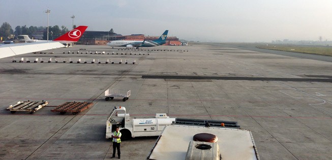 Tribhuvan International Airport: Es gibt zuwenig Standplätze für große Flugzeuge.