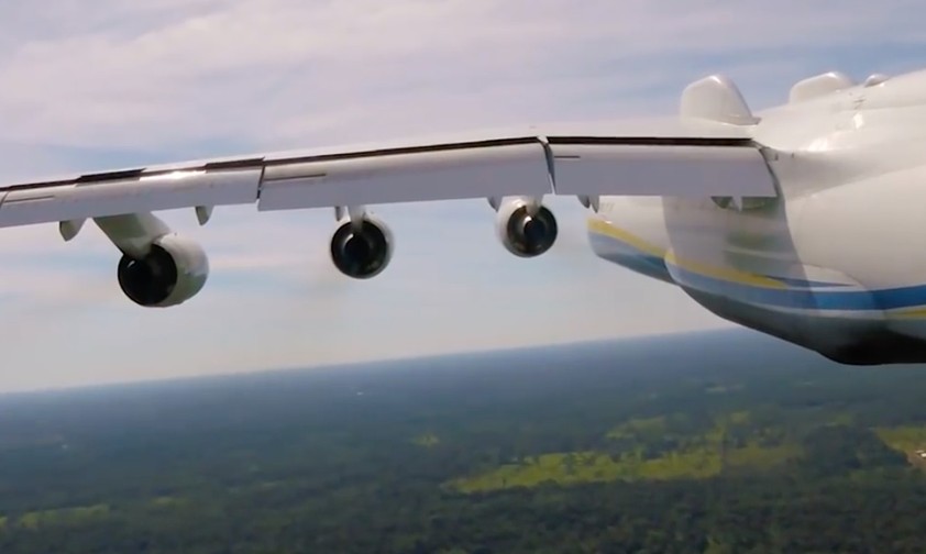 An-225-Flug aus besonderer Perspektive