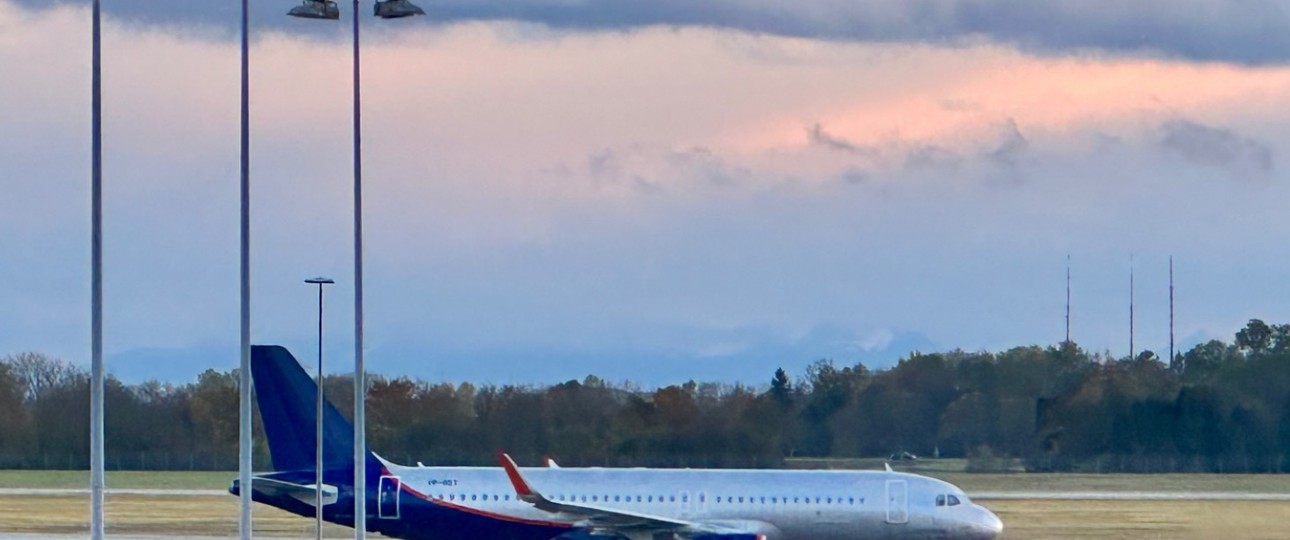 Der gestrandete A320 von Aeroflot in München: Bleibt vorerst weiter vor Ort.