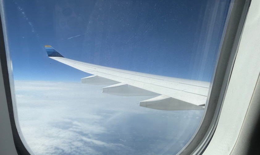 Blick aus dem Fenster: Discover Airlines fliegt mit AIrbus A330.