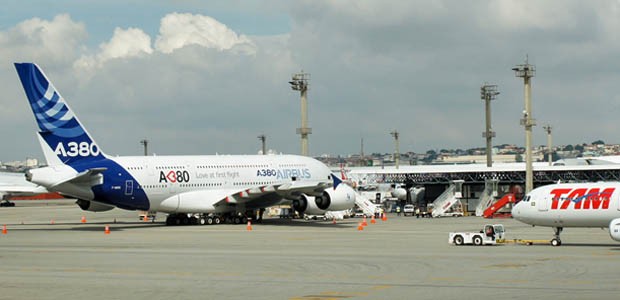 A380 bei Test in São Paulo: Vorerst darf der Jet nicht zurück nach Guarulhos.