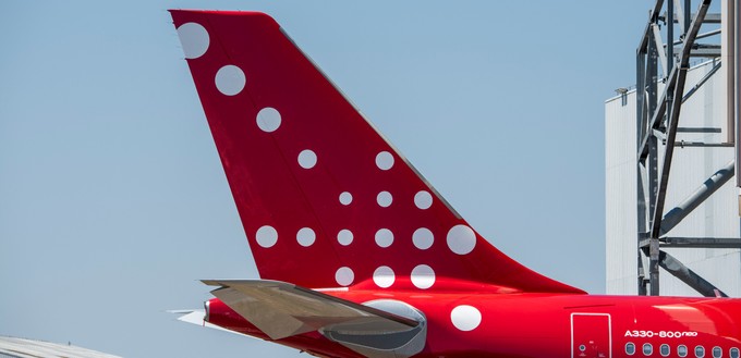 Airbus A330-800 für Air Greenland: Das Logo der Fluggesellschaft auf dem Heck stellt eine Eisblume dar.