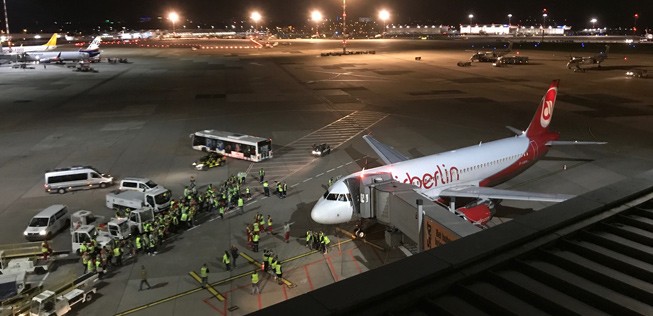Aufgebot für den letzten Air-Berlin-Flug ab Düsseldorf: Die Maschine startete Richtung München.