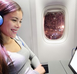 Nicht immer bietet das Board-Entertainment die Unterhaltung, die man sich wünscht. Was sind Ihre Lieblingsfilme für lange Flugstunden?