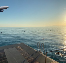 Airbus A330 über dem Meer vor Antalya: Aeroflot erhöht die Frequenzen deutlich.