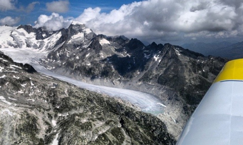 Genießen Sie die spektakulären Aussichten der aeroTELEGRAPH-Leser. Zu jedem Bild finden Sie in der Beschreibung interessante oder kuriose Fakten über das Fotografierte. Hier zu sehen: Der Rhonegletscher in der Schweiz.