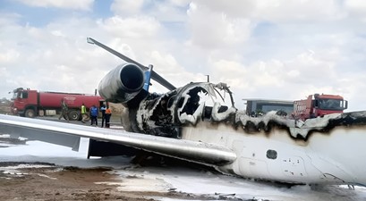 Das Wrack der Embraer ERJ 145: Total ausgebrannt.
