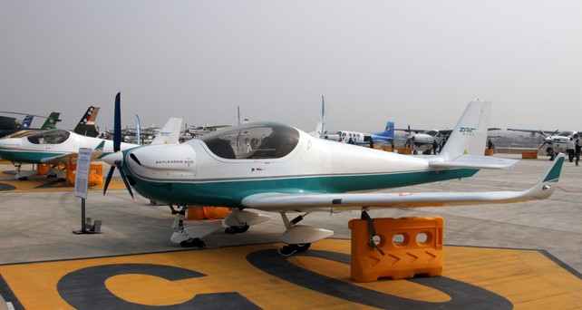 Mehrere chinesisches Kleinflugzeug: Aktuell dürfen nur noch Linien- und Rettungsflüge in China starten.