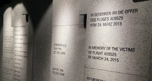 germanwings 4u9525 gedenktafel duesseldorf