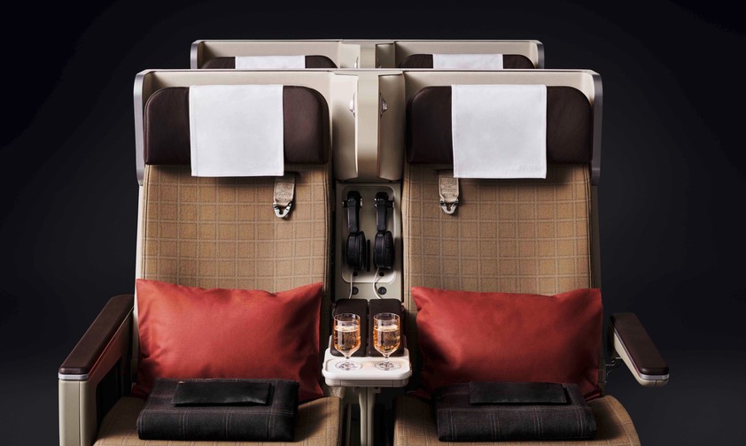 So sieht der neue Premium-Eco-Sitz von Swiss aus. Hergestellt wird er vom deutschen Hersteller Zim, der Stoff für die von Bauermeister Aircraft Interior in Hamburg hergestellten Bezüge stammt vom Schweizer Unternehmen Lantal.