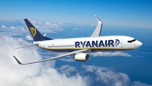 Ryanair erlaubt nun Umbuchungen bis zu vier Stunden vor Abflug. Bislang mussten Passagiere immer ein neues Ticket kaufen, wenn sie auf einen früheren oder späteren Flug umbuchen wollten.