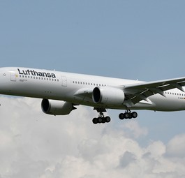 Airbus A350 mit dem Kennzeichen D-AIXK: Hatte am Mittwoch Pech.