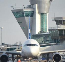 Kontrollturm von Helsinki: Die Piloten reagierten nicht auf den Durchstartbefehl.