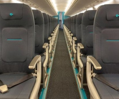 Air-Dolomiti-Kabine: Bald mehr Ähnlichkeit mit den Schwestern.