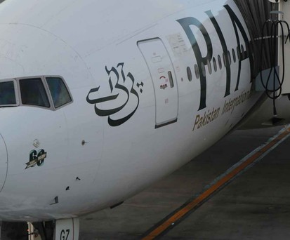 Boeing 777 von PIA:  Seit Jahren setzen sich Beschäftigte ins Ausland ab.