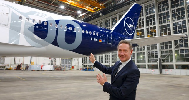 Jens Ritter: «Wir werden den kompletten Onboard-Service erneuern – von Zwei-Sterne-Menüs in der First Class bis hin zu drei warmen Mahlzeiten in der Economy.» 